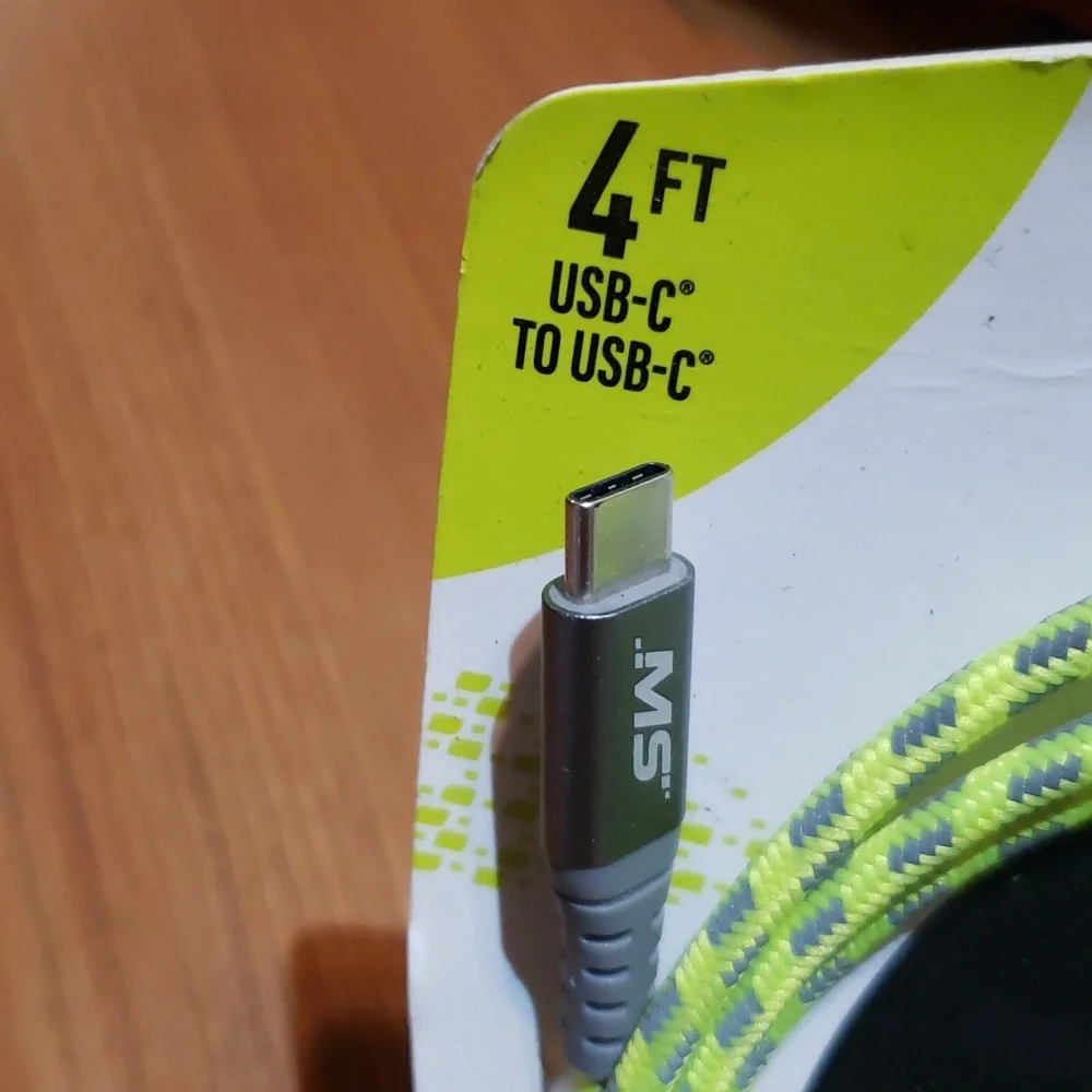 NIB Hi-Vis USB-C Car Charger Kit - 18W Charger & 4ft Cable-MOBILE SPEC- green